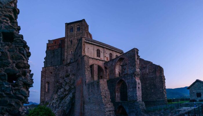 sacra_di_sera_CpoQ4aT